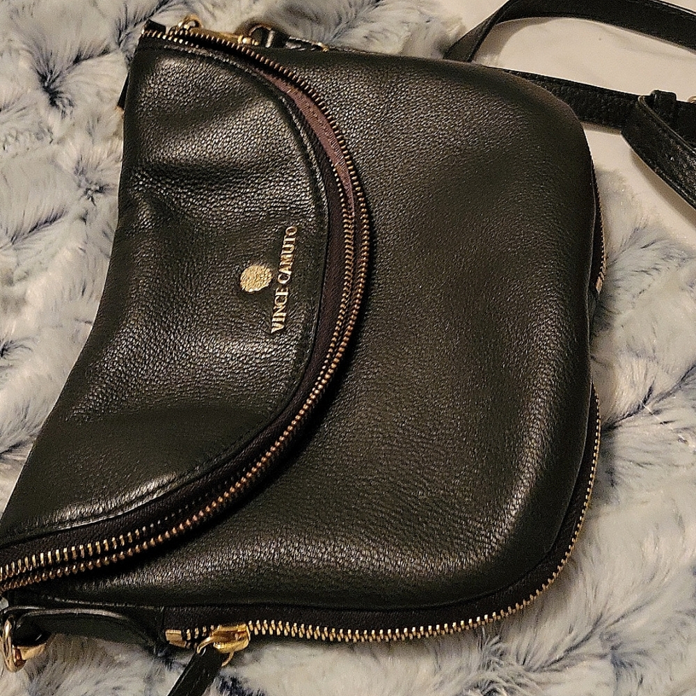 VINCE CAMUTO HANDBAG